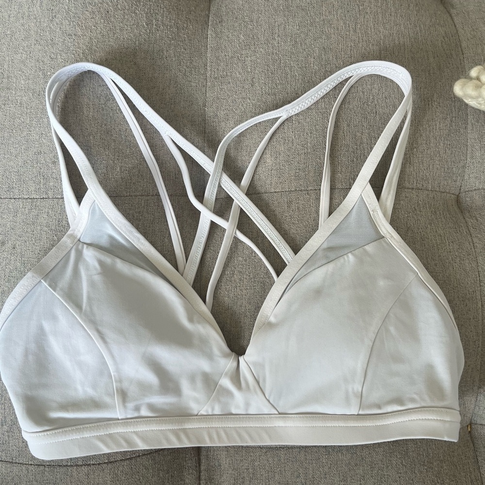 Lululemon size 6 sports bra